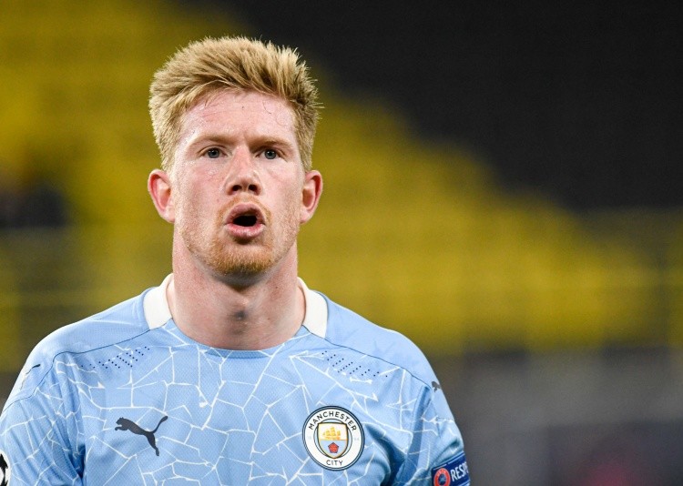 媒体人：李海新在联赛首轮就有严重误判；为长春亚泰感到不平（媒体人质疑李海新联赛揭幕战严重误判，为长春亚泰鸣不平）