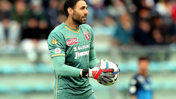 小蜜蜂英超对阵升班马豪取10连胜，伯恩利本赛季丢球第三多（英超小蜜蜂对升班马豪取10连胜，伯恩利本季失球数排名第三）