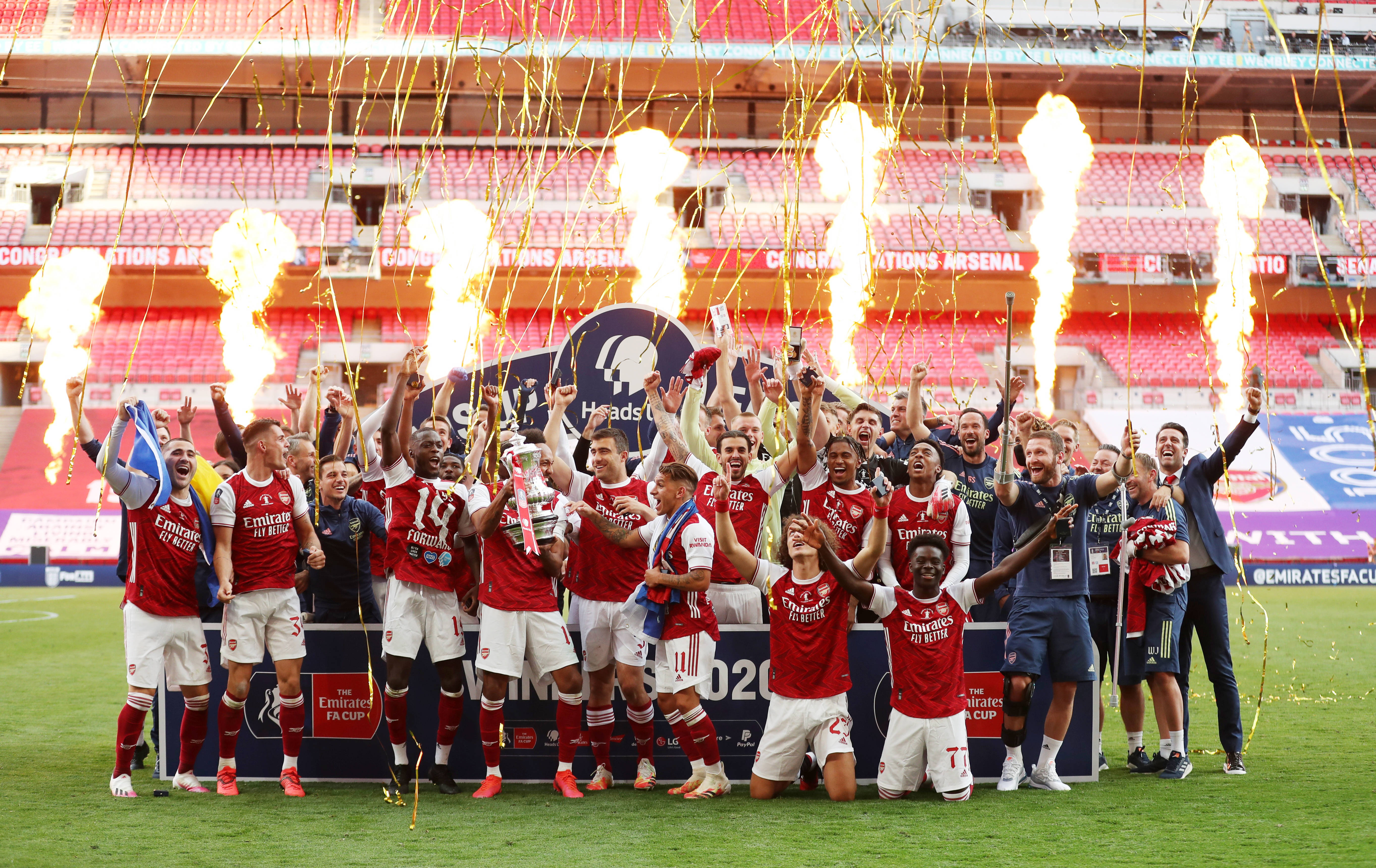 图片报：多特正在讨论是否为施洛特贝克、阿德耶米加解约条款（图片报：多特蒙德正商议是否为施洛特贝克、阿德耶米设置解约条款）