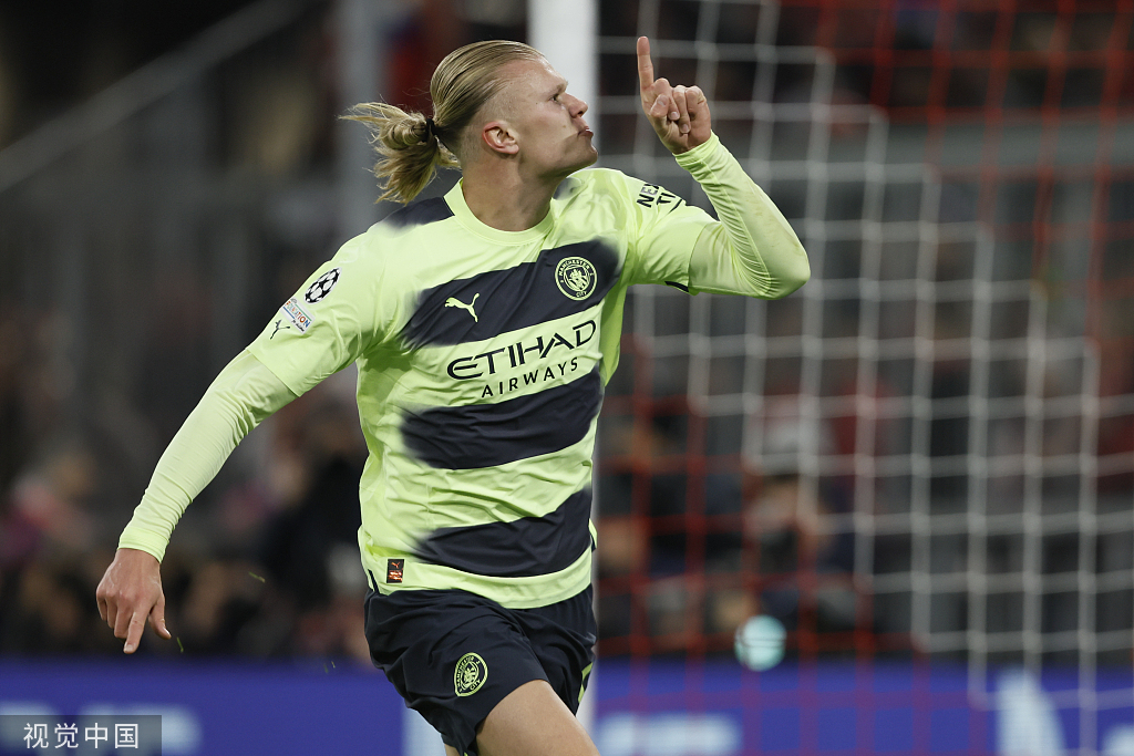 “野路子”跑步姿势的C罗，原来他不是天生神射手？...（跑姿不按套路的C罗：神射手实力并非天生？）