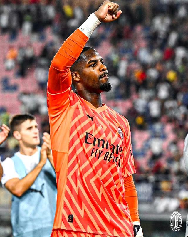 阿图博卢：参加世界杯是我的目标；接替诺伊尔？我走自己的路（阿图博卢：目标是踢世界杯；谈接班诺伊尔——我走自己的路）