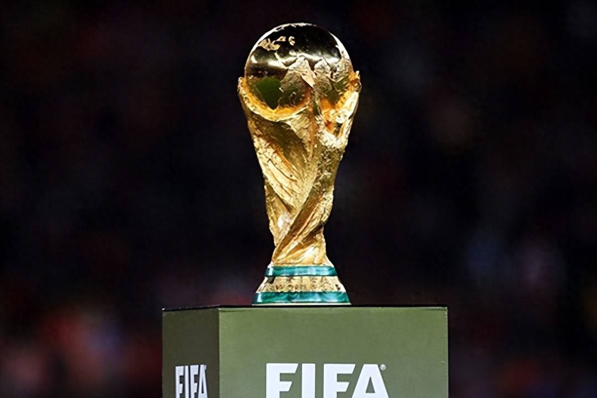 阿门本赛季首次得分30+，他得分上25的比赛火箭4场全胜（阿门本季首砍30+，其25+场次火箭4战全胜）